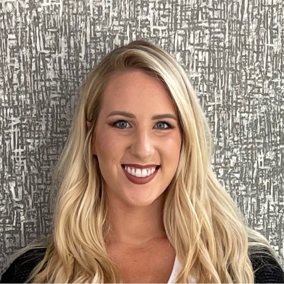 Meet your Posher, Jenni - Picture 3 of 7